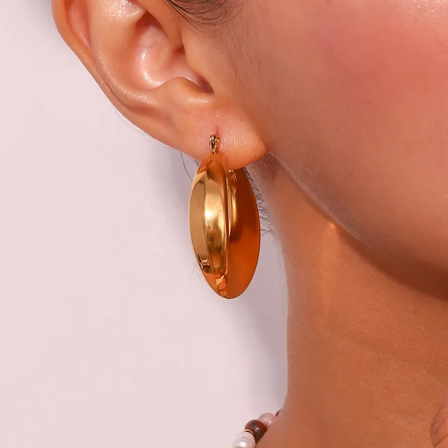 Jane oversized  hoops